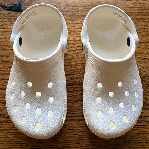 Crocs white-classic- size C9- unisex - Picture 2 of 12